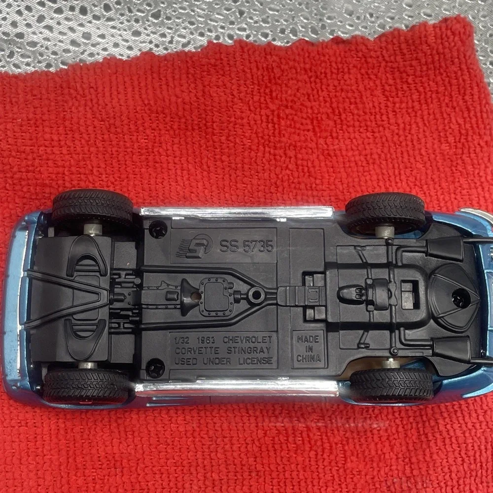1963 Chevy Corvette Stingray - Blue- 1:32 - SS 5735- Diecast‎ Model